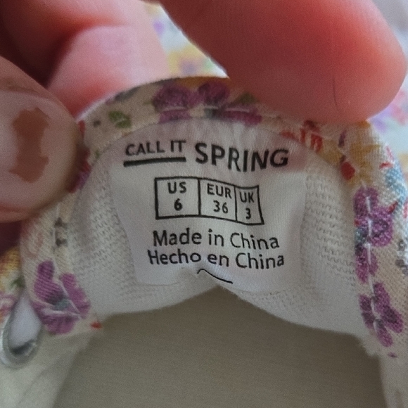 Call It Spring Cream and White Floral Loafers Summer Women's Shoes US 6 - Picture 6 of 7